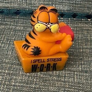 Vintage 1978 Garfield 2" Toy Figure Dakin Ink Stamper "I Spell Stress W.O.R.K.™